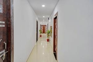 SPOT ON Roshan Inn Hotel