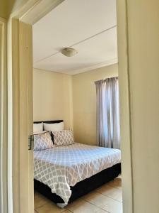 Modern Secure Stay Near Mall of the South