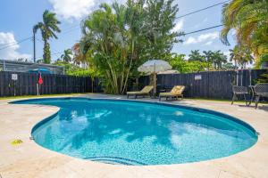 5 Bedroom Villa Heated Pool with Game Room 5 Minutes to Ocean