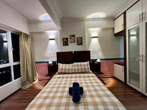 Studio Suite at Casa Mutiara 5 mins walk to LRT, Jalan Alor and Bukit Bintang