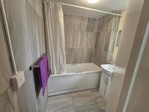 Great family and group getaway in Harlow