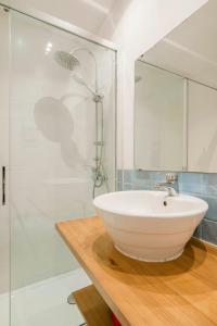 Bright Spacious Cozy Apt in Historic Malaga Shops