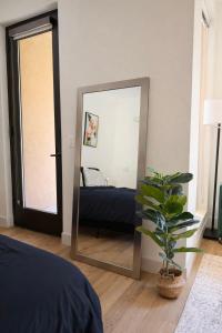 Universal Hollywood Blvd Studio With Parking