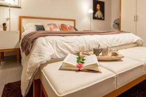 Luxury Sunshine Villa in Alghero with pool and sea view img48