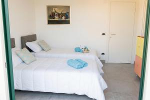 Luxury Sunshine Villa in Alghero with pool and sea view img52