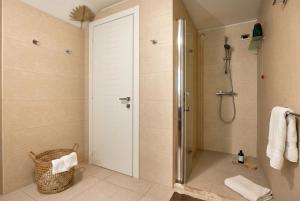 Luxury Sunshine Villa in Alghero with pool and sea view img71