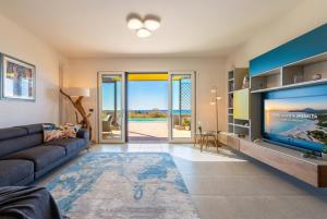 Luxury Sunshine Villa in Alghero with pool and sea view img25