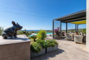 Luxury Sunshine Villa in Alghero with pool and sea view img4