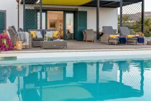 Luxury Sunshine Villa in Alghero with pool and sea view img28