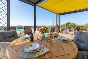 Luxury Sunshine Villa in Alghero with pool and sea view img8