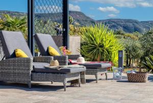 Luxury Sunshine Villa in Alghero with pool and sea view img5