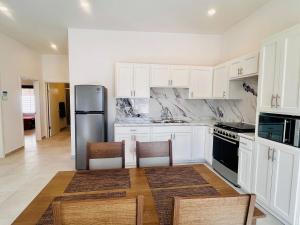 Modern house near the beach Great price