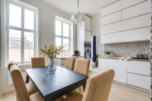 Central Oslo Shared Apartment, Spacious and Airy 5-Room Flat