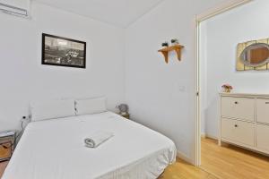 Bright Spacious Cozy Apt in Historic Malaga Shops