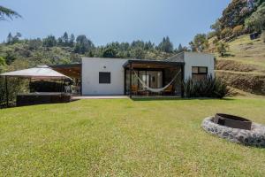 Hermosa cabaña El Retiro paz total y naturaleza