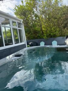 The Hideaway with optional hot tub hire