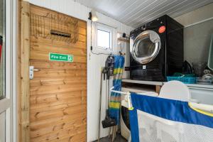 The Hideaway with optional hot tub hire