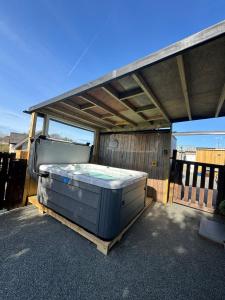 The Hideaway with optional hot tub hire