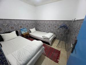 15 minutes to Jemaa el-Fnaa Square and the historic Monimon