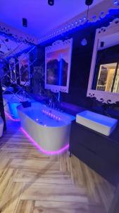 Giewont - luxury regional apartment with a bathtub and a view of the Tatra Mountains