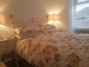 Cosy Coastal Lodge Walk to Beach Free Parking