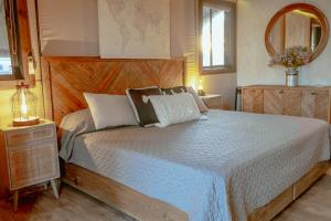 Premium Lakefront Cabin 1 The Armadillo