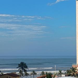 Apartamento T16 3 dormitórios com ar-condicionado em Mongaguá