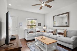 3 BD 2 BA Lucaya Village 20-107