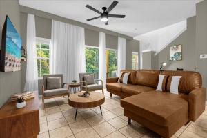 3 Bedrooms 25 Bathrooms Lake Berkley 1121Pr