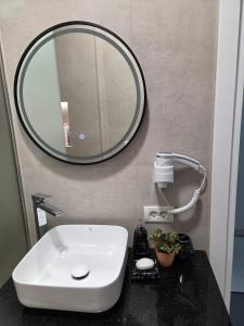 Just Renovated 1st Floor Apt Near City Center Villa 2
