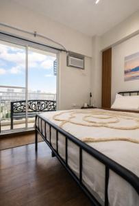 New! Cozy Condo 2BR near Makati and Airport