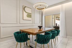 4 Bedrooms 3 Bathrooms Storey Lake 3150 PP