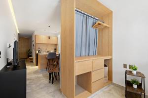 Cozy Studio Roof-Top Restaurant and Pool