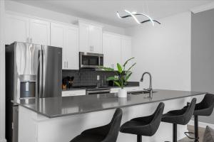 4 Bedrooms 3 Bathrooms Storey Lake 4351 Sl