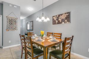 4 Bedroom 3 Bathroom Paradise Palms 8957 Cp
