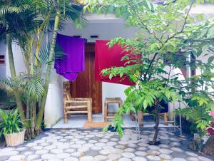 Putri Nyale Bungalows & Rooms