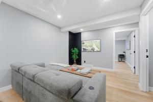 Mountain Escape Deluxe King Suite-Free Parking