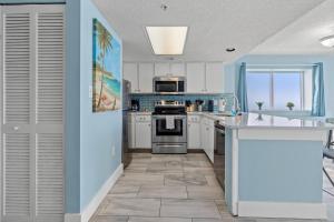 Panoramic Oceanfront 3BR: 9th Fl + On-Fl Parking - Apartment