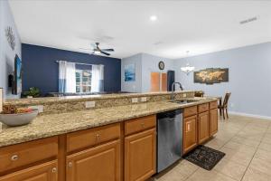 4 Bedroom 3 Bathroom Paradise Palms 8963SP