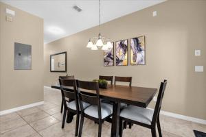 4 Bedrooms 3 Bathrooms Paradise Palms 8977CP