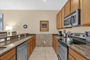 4 Bedrooms 3 Bathrooms Paradise Palms 8977CP