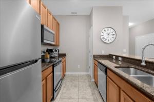 5 Bedrooms 4 Bathrooms Paradise 8980 CoP