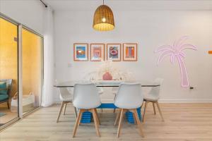 4 Bedrooms 3 Bathrooms Paradise Palms 8939Bp