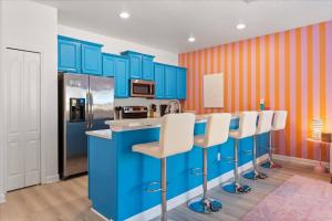4 Bedrooms 3 Bathrooms Paradise Palms 8939Bp