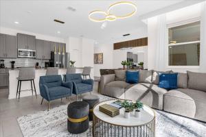 4 Bedrooms 3 Bathrooms Storey lake 2393 RT