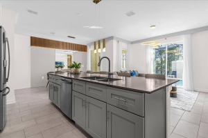 4 Bedrooms 3 Bathrooms Storey lake 2393 RT