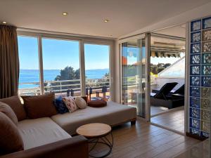 Sea-view Apartment Tudor-Balcony-Free Parking