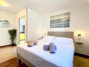 Sea View Apartment with Terrace&Parking