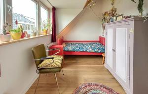 3 Bedroom Beautiful Home In Steenenkamer