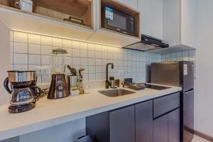 Modern two-bedroom apt with park views San Isidro